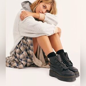 Dr. Marten’s Sinclair Boots Black Excellent Condition